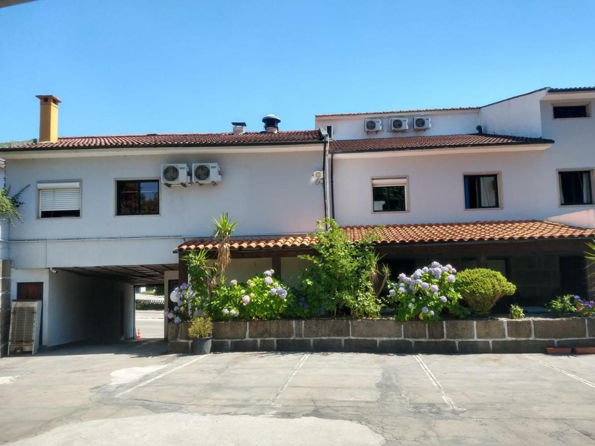 Residencial Montanhes Hotel Vila Real Buitenkant foto